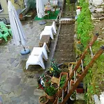 Casas Botelho Elias *